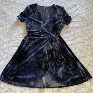 Forever 21 crushed velvet navy blue wrap dress Size M